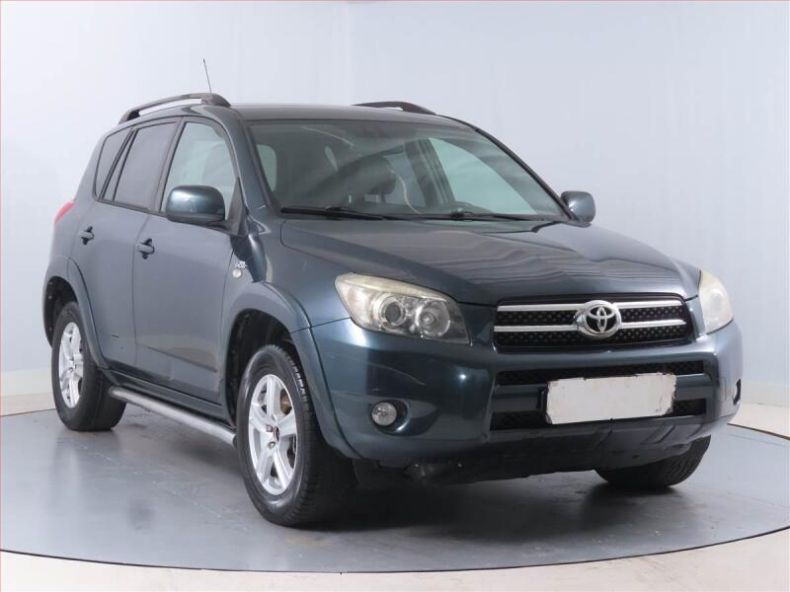 Toyota RAV 4 - hlavní fotka