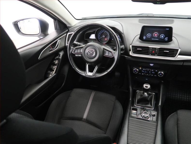 Mazda 3 - hlavní fotka