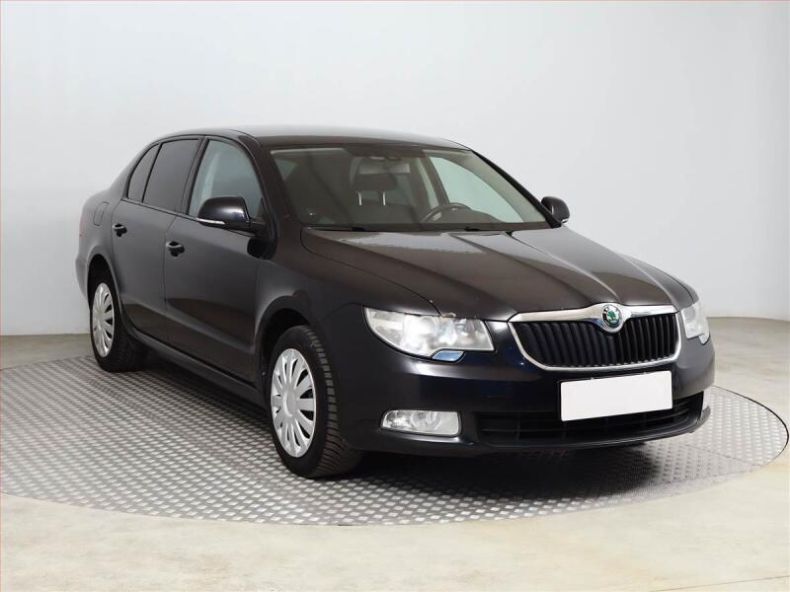 Škoda Superb - hlavní foto
