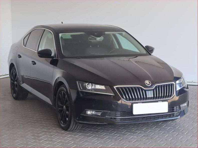 Škoda Superb - hlavní foto