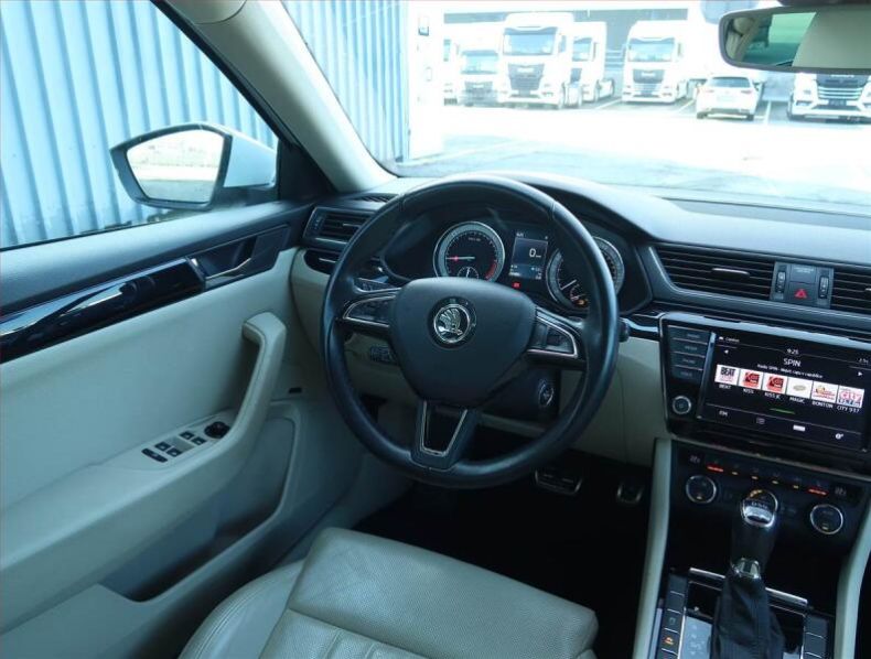Škoda Superb - hlavní fotka