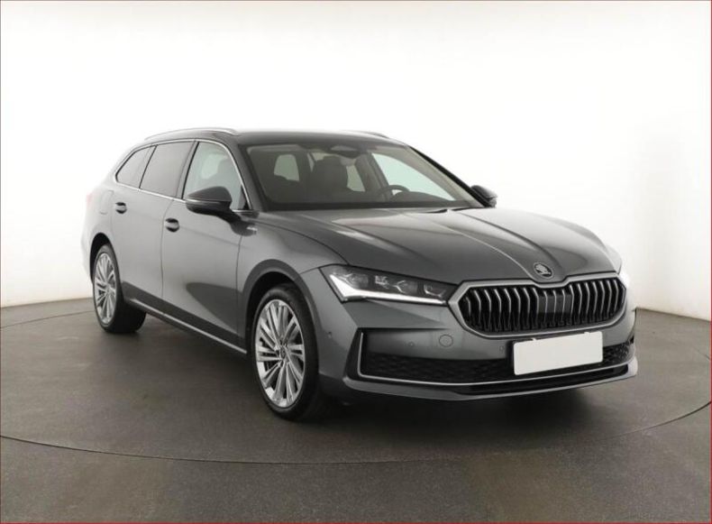 Škoda Superb - hlavní foto
