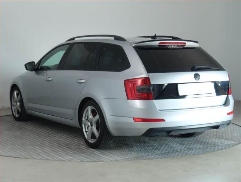 Škoda Octavia - hlavní fotka
