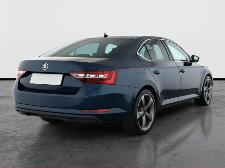 Škoda Superb - hlavní fotka