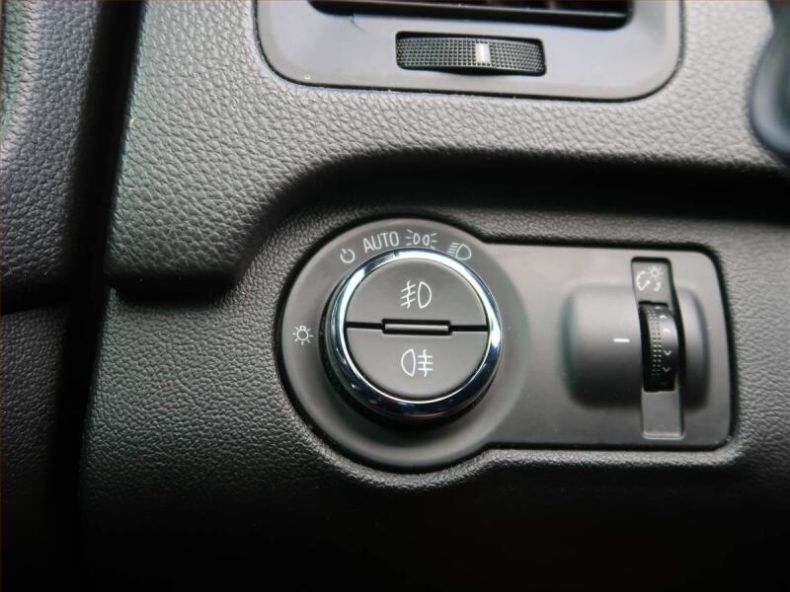 Opel Insignia - hlavní fotka