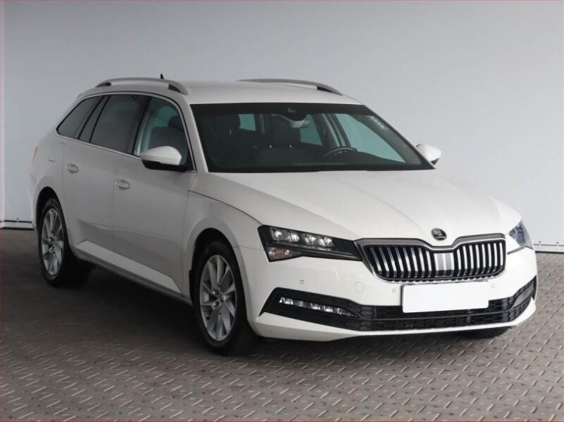 Škoda Superb - hlavní foto