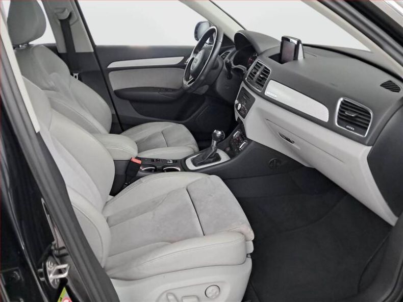 Audi Q3 - hlavní fotka
