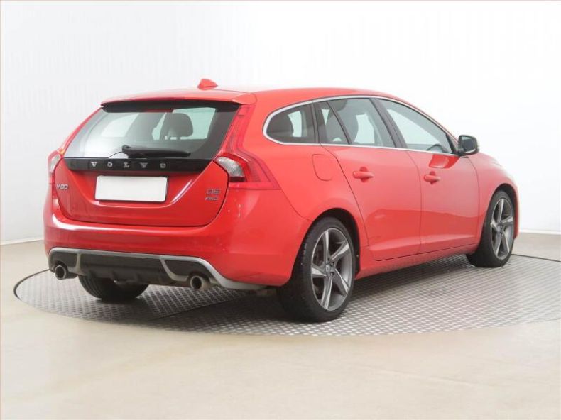 Volvo V60 - hlavní fotka