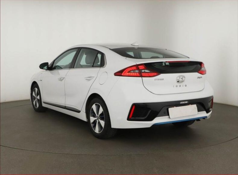 Hyundai Ioniq - hlavní fotka