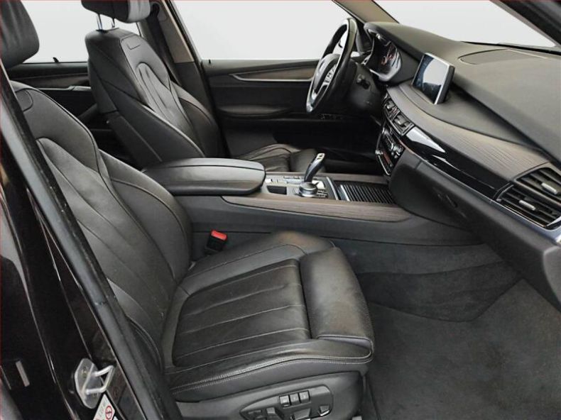 BMW X5 - hlavní fotka