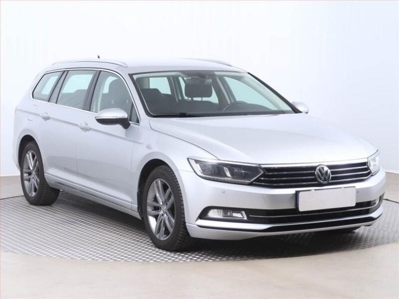Volkswagen Passat - hlavní fotka inzerátu