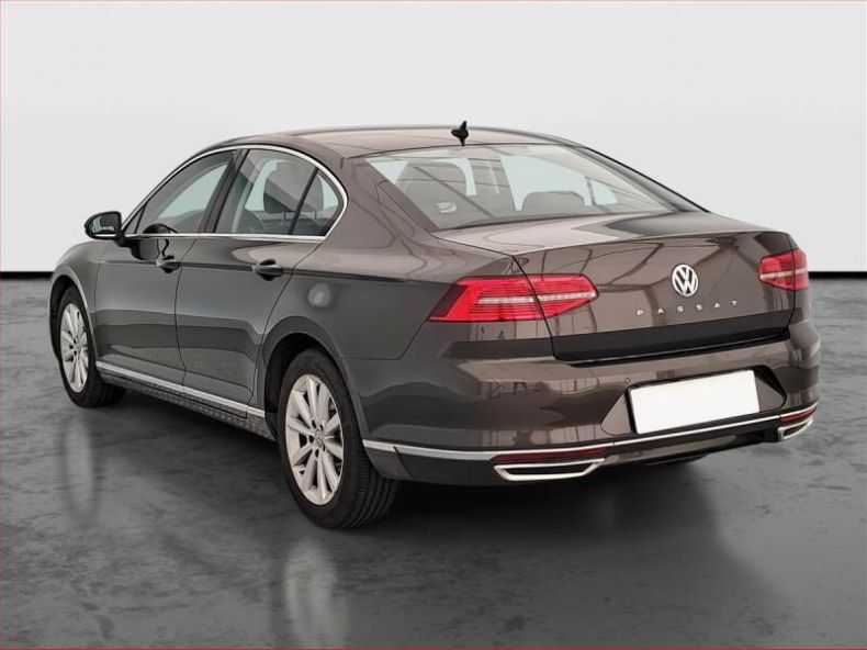 Volkswagen Passat - hlavní fotka