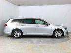 Volkswagen Passat - fotka číslo 5