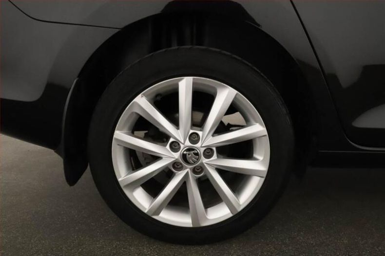 Škoda Rapid - hlavní fotka