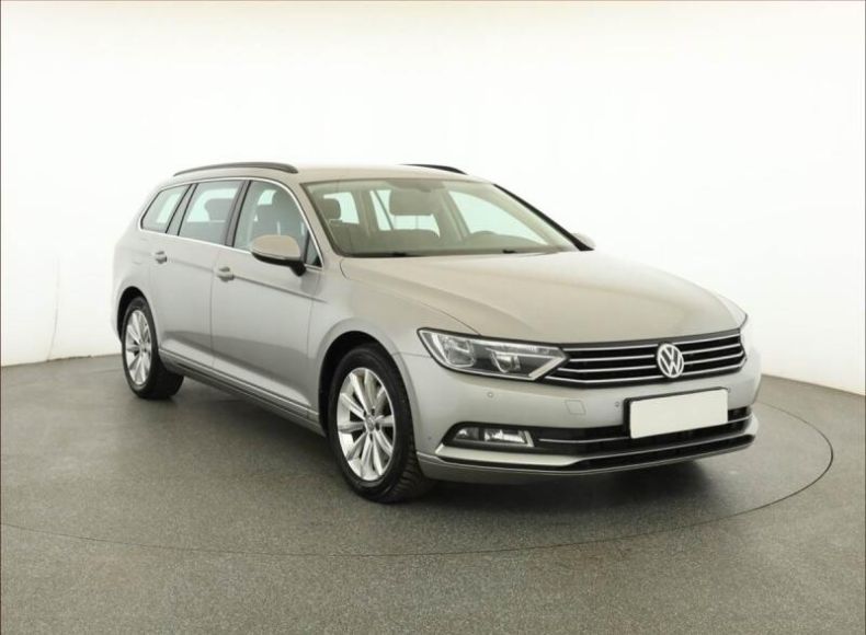 Volkswagen Passat - hlavní fotka inzerátu