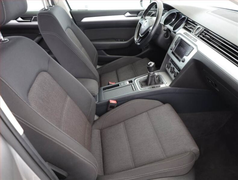Volkswagen Passat - hlavní fotka