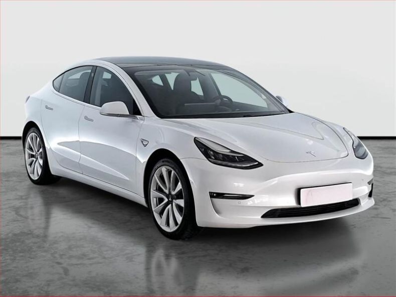 Tesla Model 3 - hlavní fotka inzerátu