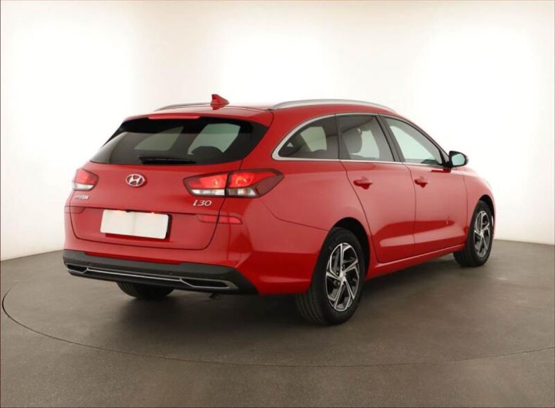 Hyundai i30 - hlavní fotka