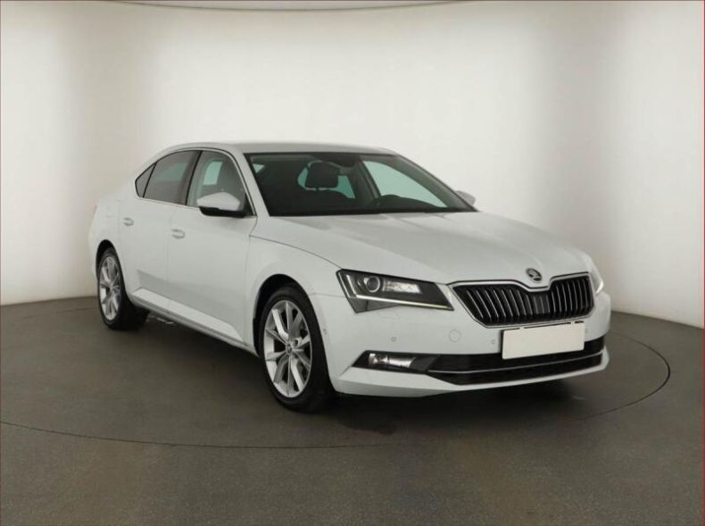 Škoda Superb - hlavní foto