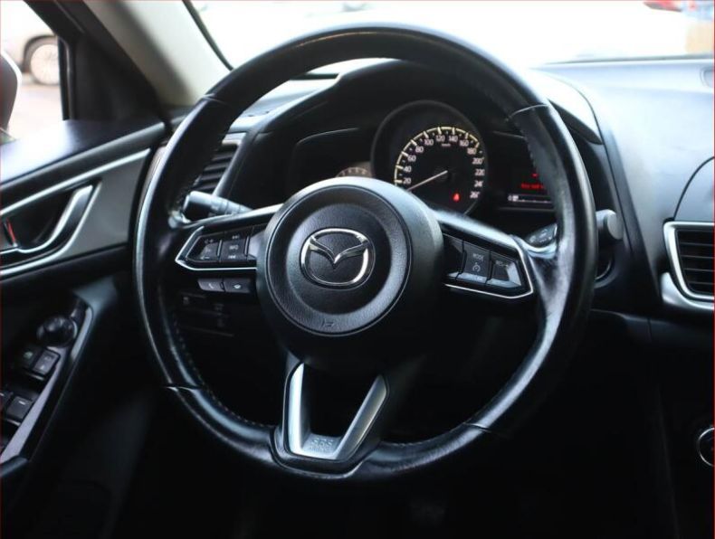 Mazda 3 - hlavní fotka