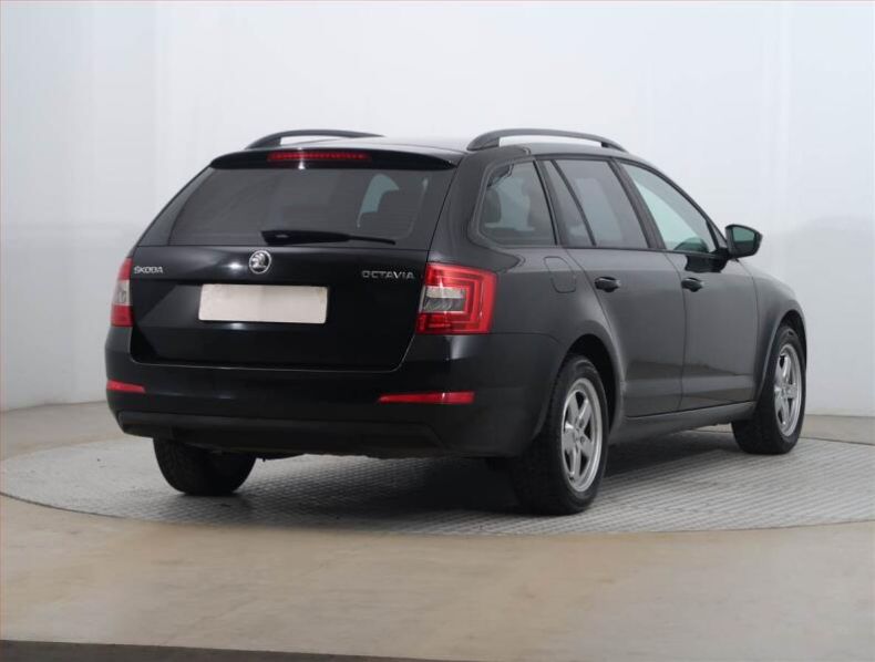 Škoda Octavia - hlavní fotka