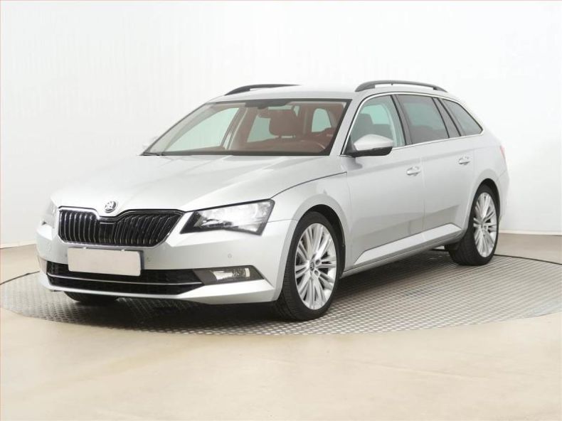 Škoda Superb - hlavní fotka