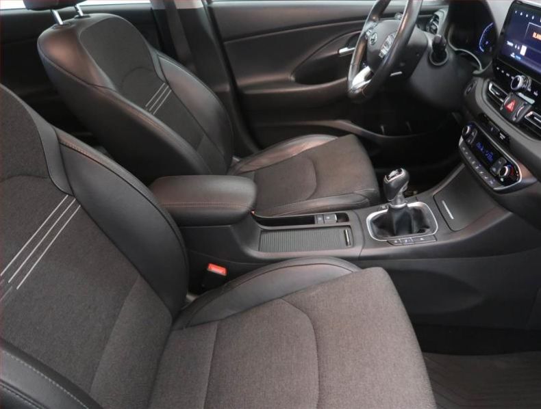 Hyundai i30 - hlavní fotka