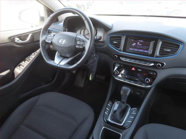 Hyundai Ioniq - hlavní fotka