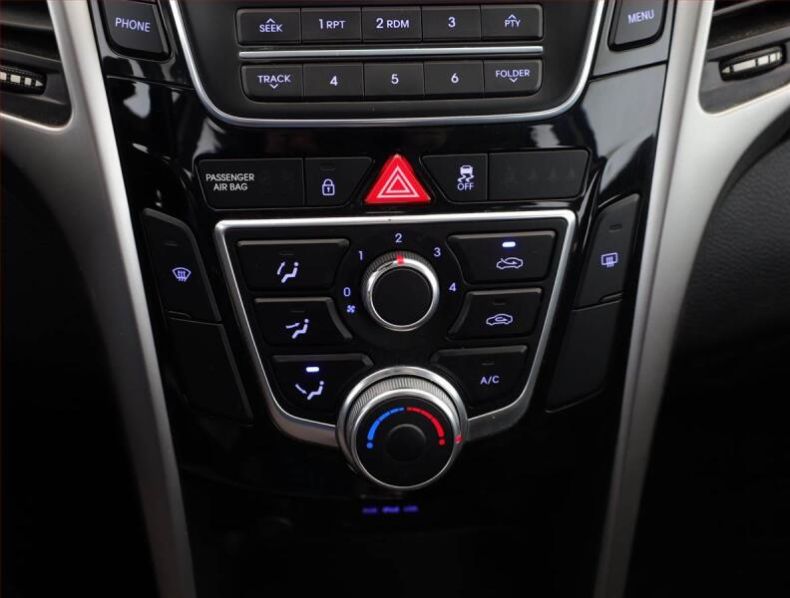 Hyundai i30 - hlavní fotka