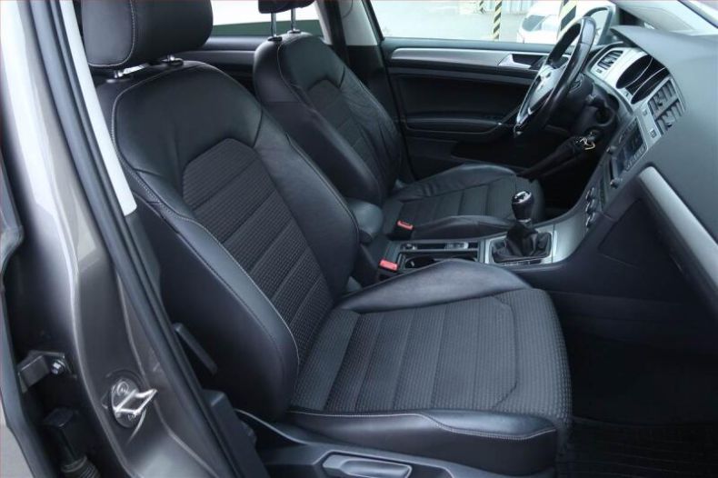 Volkswagen Golf - hlavní fotka