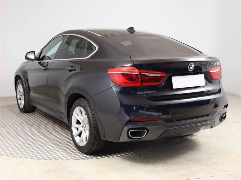BMW X6 - hlavní fotka