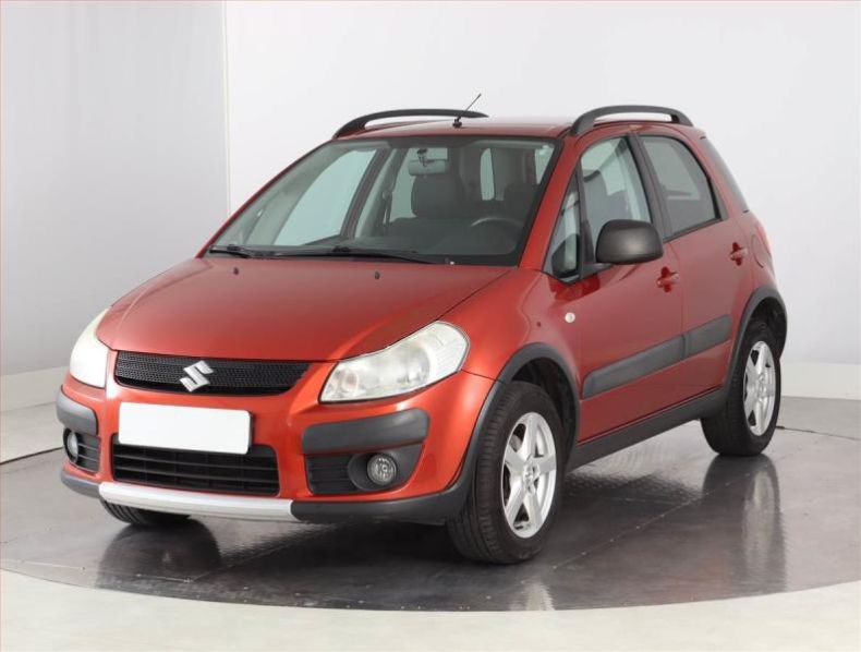 Suzuki SX4 - hlavní fotka