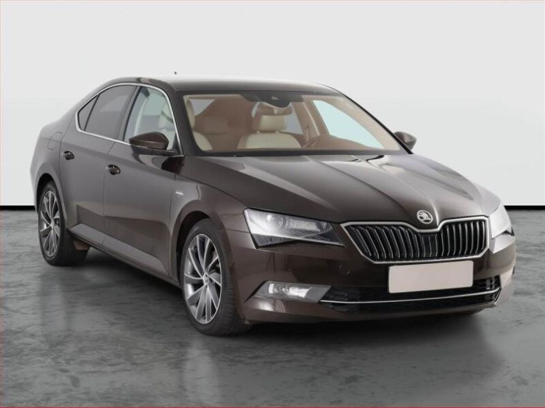 Škoda Superb - hlavní foto