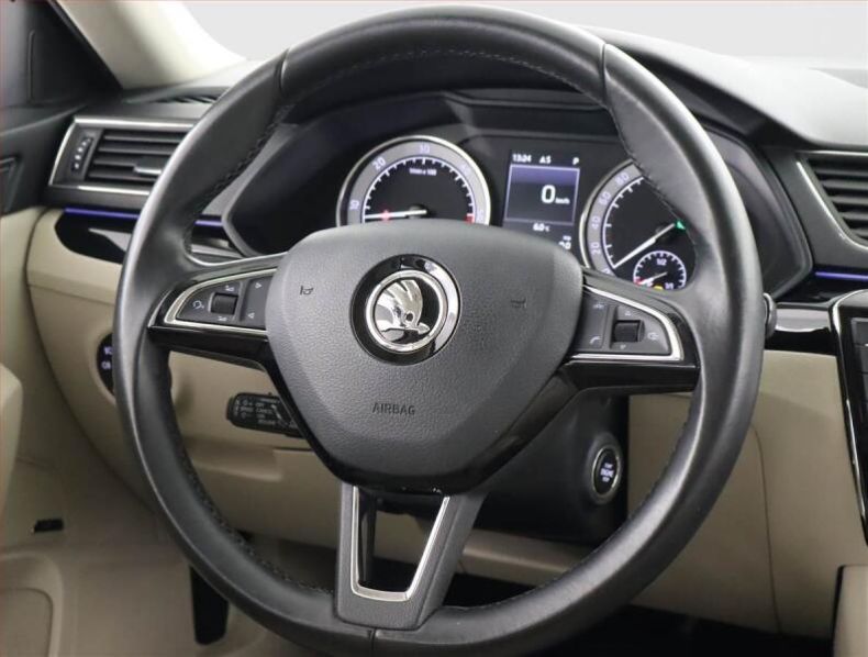 Škoda Superb - hlavní fotka