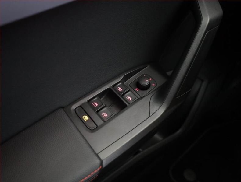 Seat Arona - hlavní fotka