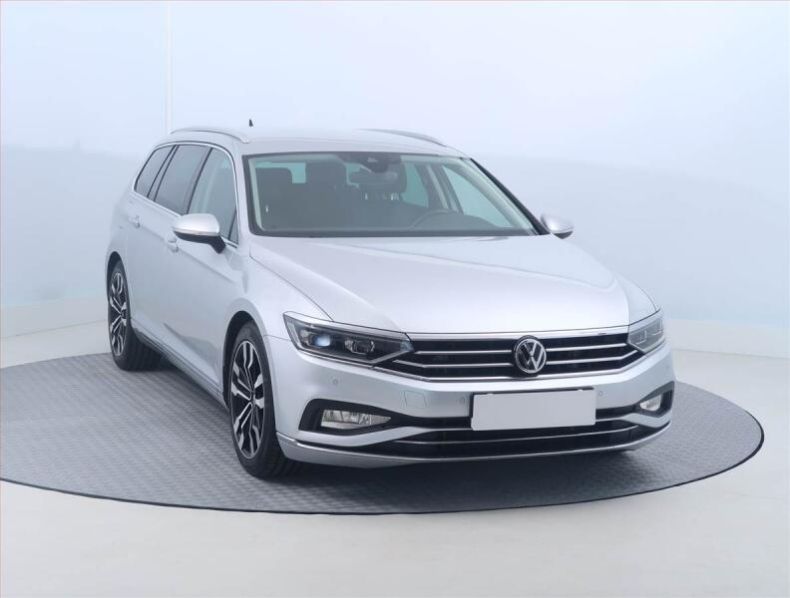 Volkswagen Passat - hlavní foto