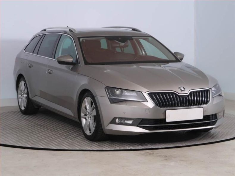 Škoda Superb - hlavní fotka