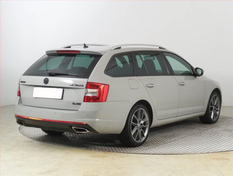 Škoda Octavia - hlavní fotka