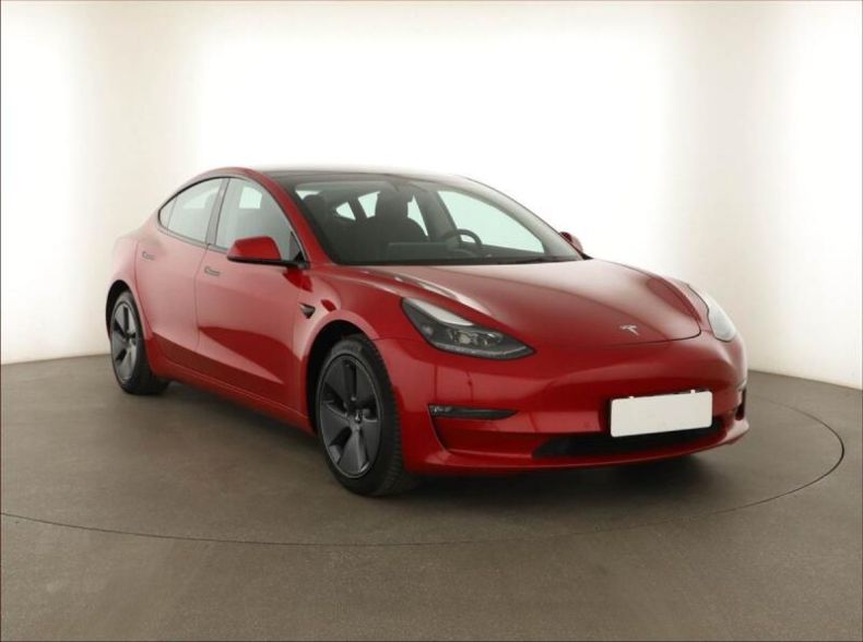 Tesla Model 3 - hlavní fotka