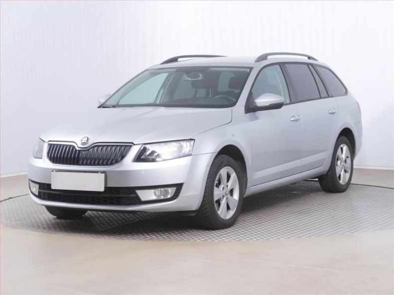 Škoda Octavia - hlavní fotka