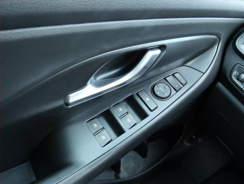 Hyundai i30 - hlavní fotka