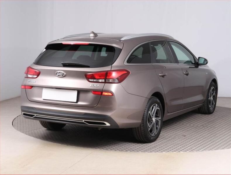 Hyundai i30 - hlavní fotka