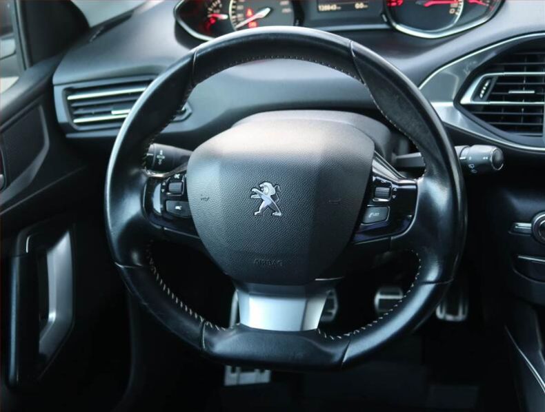 Peugeot 308 - hlavní fotka