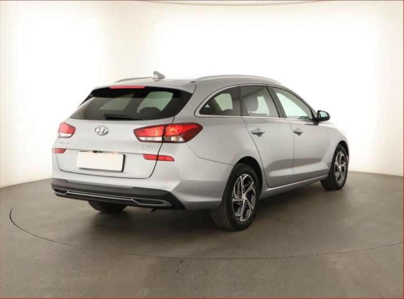 Hyundai i30 - hlavní fotka