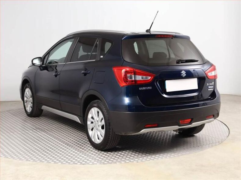 Suzuki SX4 - hlavní fotka