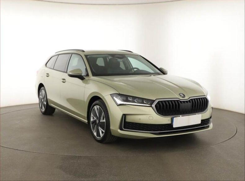 Škoda Superb - hlavní foto