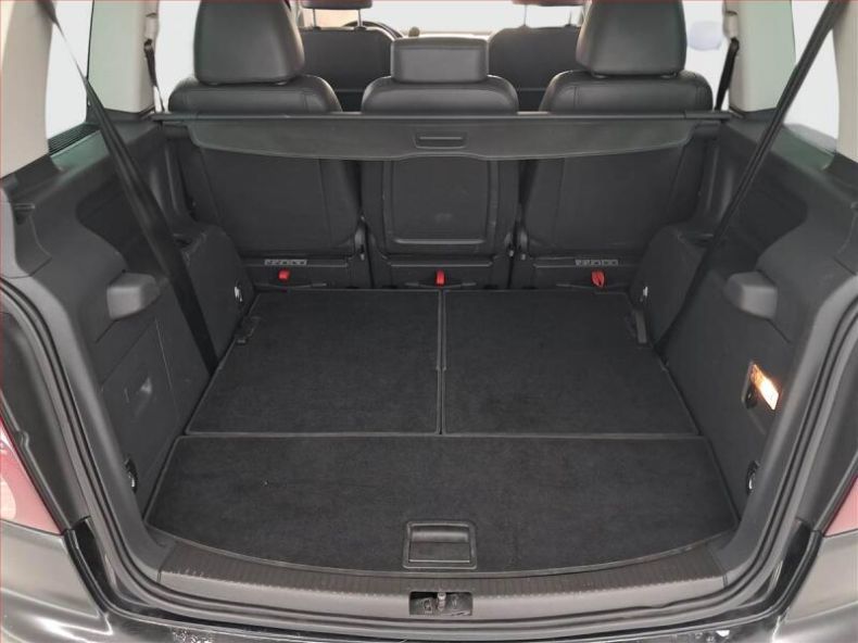 Volkswagen Touran - hlavní fotka