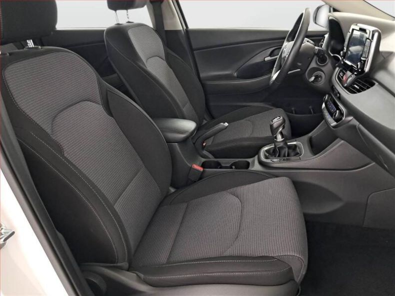Hyundai i30 - hlavní fotka