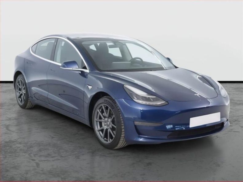 Tesla Model 3 - hlavní foto