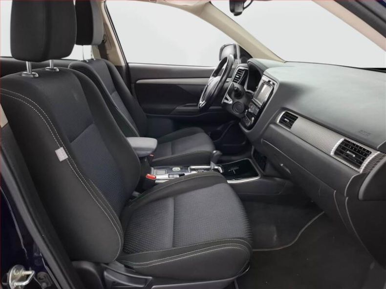 Mitsubishi Outlander - hlavní fotka